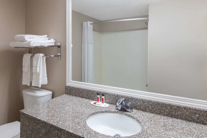 Imagen de la habitación del Hotel Baymont Inn And Suites Douglasville Atlanta. Foto 6