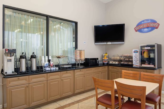 Imagen del bar/restaurante del Hotel Baymont Inn And Suites Douglasville Atlanta. Foto 2