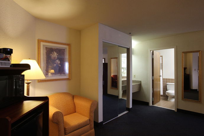 Imagen de la habitación del Hotel Baymont Inn And Suites Hagerstown. Foto 8
