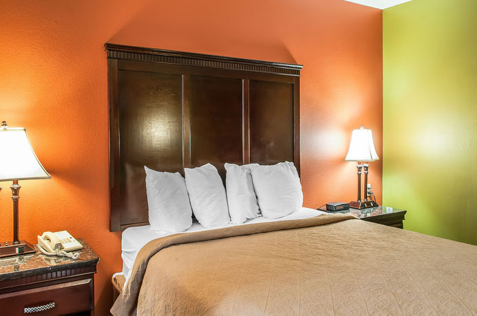 Imagen de la habitación del Hotel Baymont Inn By Wyndham Farmington. Foto 6