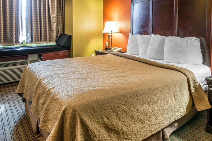 Imagen de la habitación del Hotel Baymont Inn By Wyndham Farmington. Foto 7