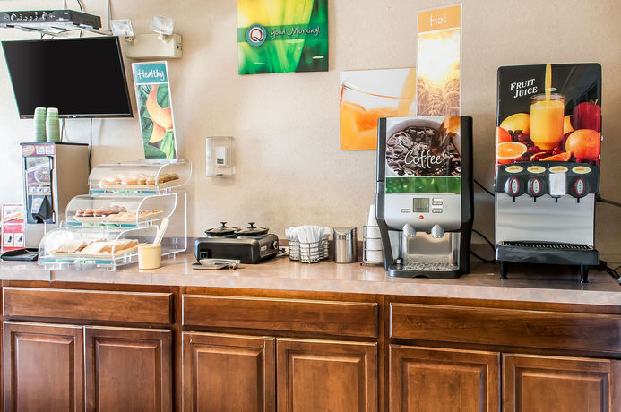 Imagen del bar/restaurante del Hotel Baymont Inn By Wyndham Farmington. Foto 5