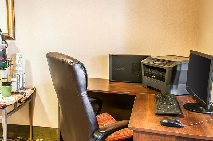 Imagen de los interiores del Hotel Baymont Inn By Wyndham Farmington. Foto 13