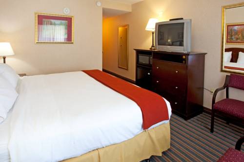 Imagen de la habitación del Hotel Baymont Inn & Suites Braselton. Foto 7