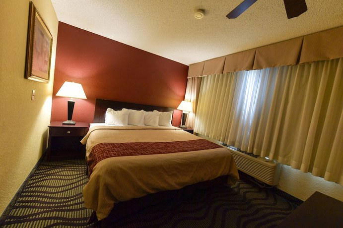 Imagen de la habitación del Hotel Baymont Inn & Suites By Wyndham, Lincoln. Foto 11