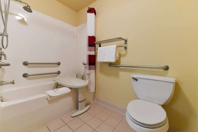 Imagen de la habitación del Hotel Baymont Inn & Suites By Wyndham, Lincoln. Foto 16