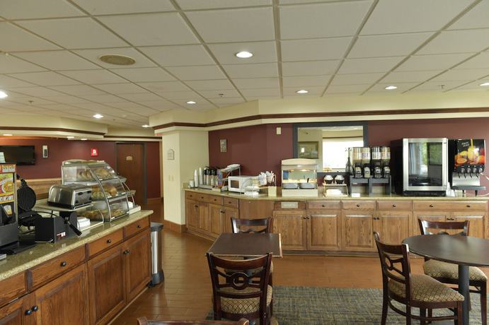 Imagen del bar/restaurante del Hotel Baymont Inn & Suites By Wyndham, Lincoln. Foto 6