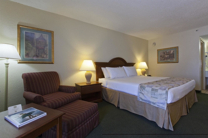 Imagen de la habitación del Hotel Baymont Inn & Suites Sarasota. Foto 4