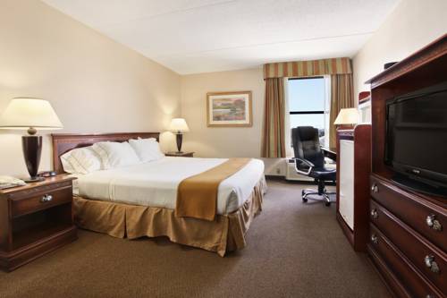 Imagen de la habitación del Hotel Baymont Inn & Suites by Wyndham Lafayette / Purdue Area. Foto 2