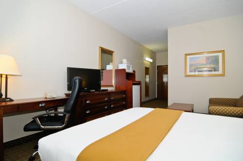 Imagen de la habitación del Hotel Baymont Inn & Suites by Wyndham Lafayette / Purdue Area. Foto 3