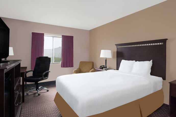 Imagen de la habitación del Hotel Baymont Inn and Suites By Wyndham San Marcos Outlet Malls. Foto 6