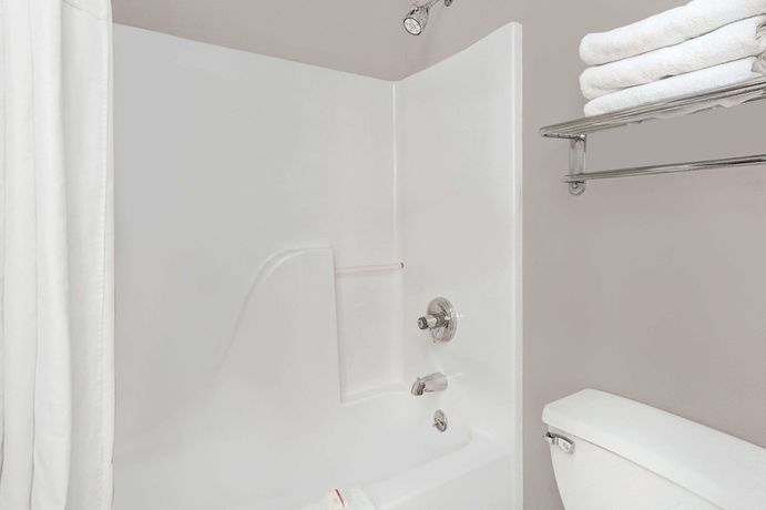 Imagen de la habitación del Hotel Baymont Inn and Suites By Wyndham San Marcos Outlet Malls. Foto 9