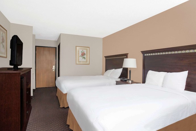 Imagen de la habitación del Hotel Baymont Inn and Suites By Wyndham San Marcos Outlet Malls. Foto 14