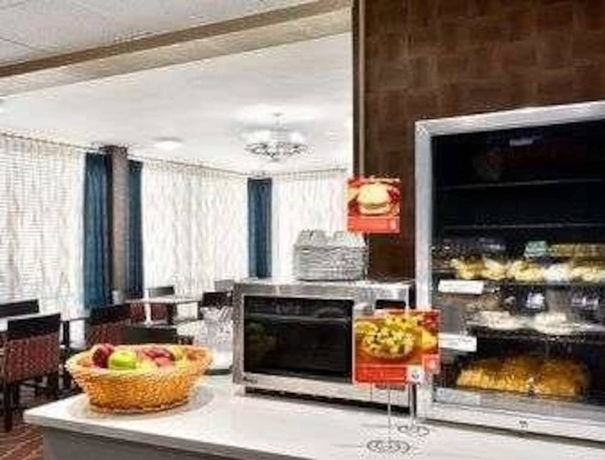 Imagen de los interiores del Hotel Baymont Inn and Suites Florence By Wyndham. Foto 16