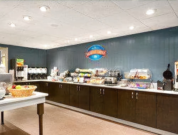 Imagen del bar/restaurante del Hotel Baymont Inn and Suites Florence By Wyndham. Foto 5