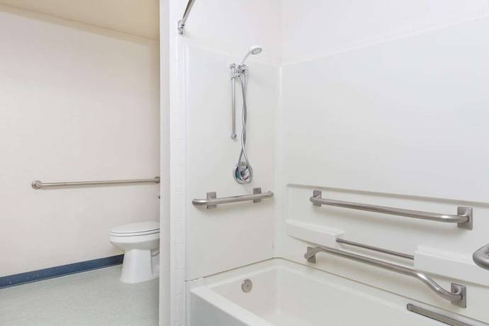 Imagen de la habitación del Hotel Baymont Inn and Suites by Wyndham Anchorage Airport. Foto 9