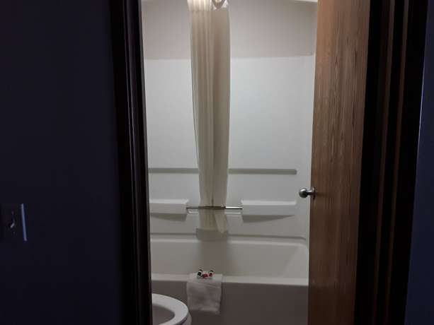 Imagen de la habitación del Hotel Baymont Inn and Suites by Wyndham Richmond. Foto 11