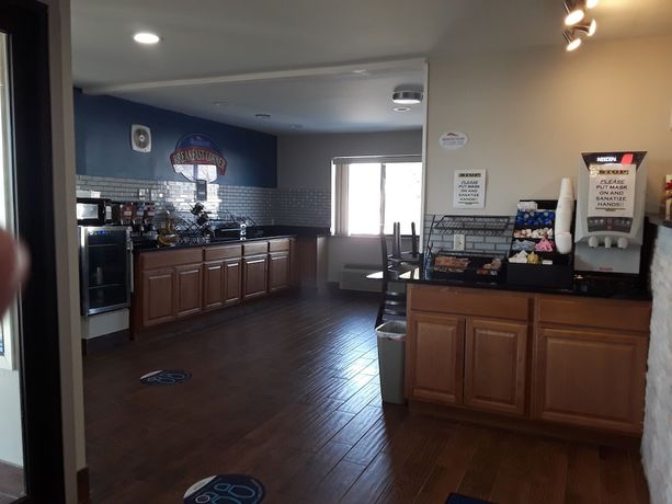 Imagen del bar/restaurante del Hotel Baymont Inn and Suites by Wyndham Richmond. Foto 4