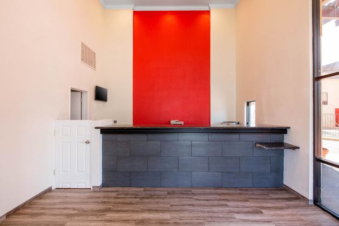 Imagen de los interiores del Hotel Baymont by Wyndham Bakersfield. Foto 19