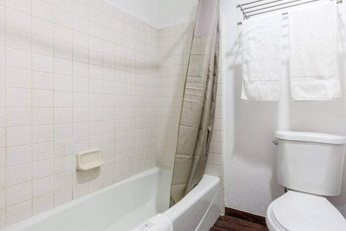 Imagen de la habitación del Hotel Baymont by Wyndham Bakersfield. Foto 7