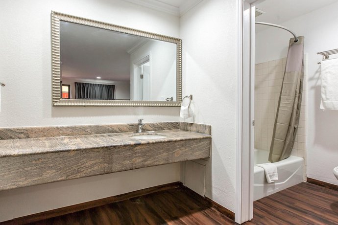 Imagen de la habitación del Hotel Baymont by Wyndham Bakersfield. Foto 13