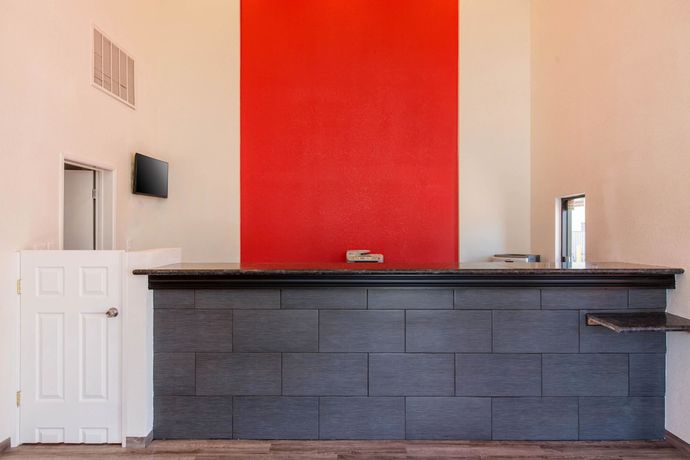 Imagen de los interiores del Hotel Baymont by Wyndham Bakersfield. Foto 20