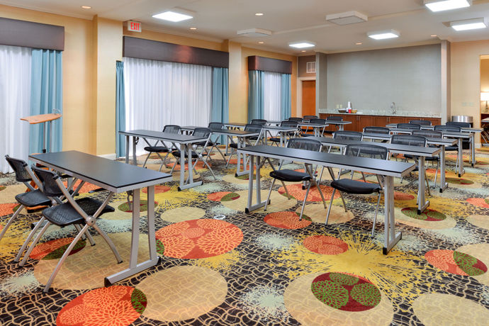 Imagen de los interiores del Hotel Baymont by Wyndham Bessemer. Foto 13