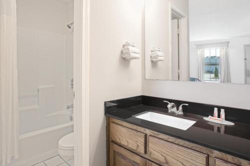 Imagen de la habitación del Hotel Baymont by Wyndham Brunswick GA. Foto 4