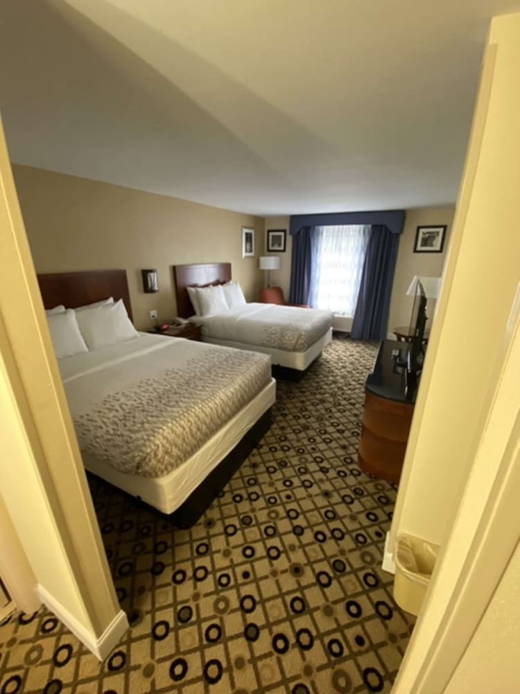 Imagen de la habitación del Hotel Baymont by Wyndham College Park Atlanta Airport South. Foto 11