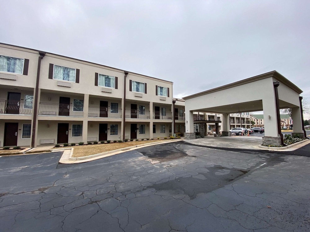 Imagen general del Hotel Baymont by Wyndham College Park Atlanta Airport South. Foto 1