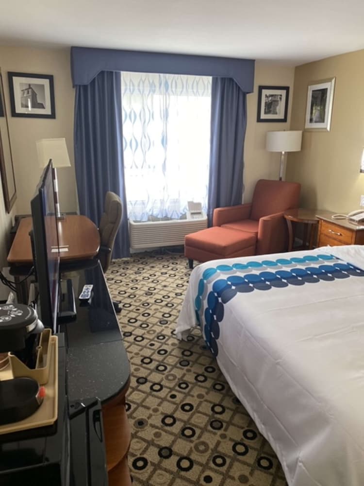 Imagen de la habitación del Hotel Baymont by Wyndham College Park Atlanta Airport South. Foto 13