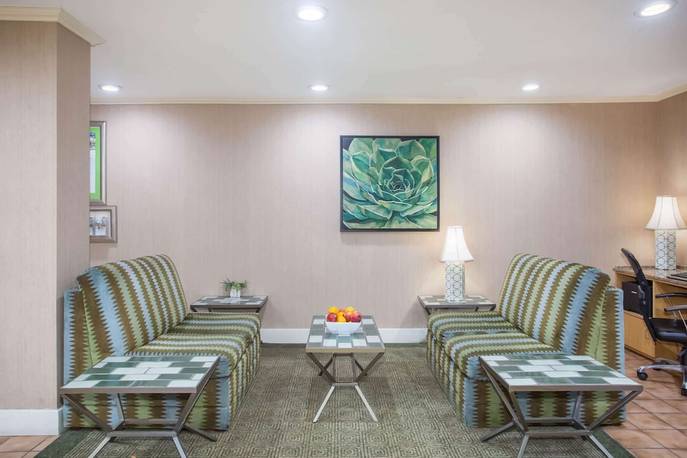 Imagen de los interiores del Hotel Baymont by Wyndham Columbia, MO. Foto 20