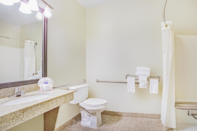 Imagen de la habitación del Hotel Baymont by Wyndham Dallas/ Love Field. Foto 6