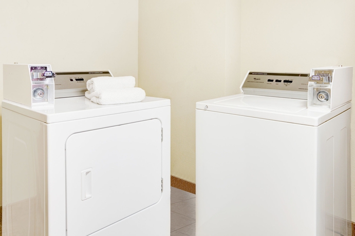 Imagen de los interiores del Hotel Baymont by Wyndham Dallas/ Love Field. Foto 11