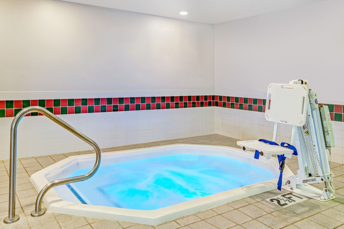 Imagen de la piscina del Hotel Baymont by Wyndham Dallas/ Love Field. Foto 16