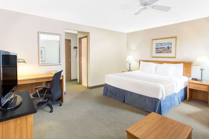 Imagen de la habitación del Hotel Baymont by Wyndham Davenport. Foto 17