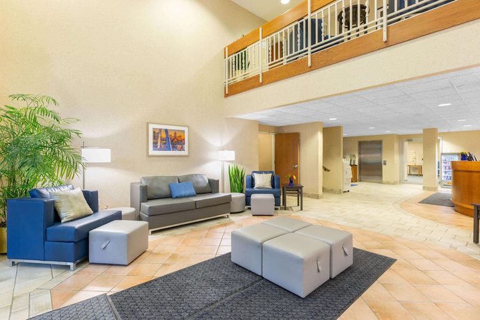 Imagen de los interiores del Hotel Baymont by Wyndham Des Moines Airport. Foto 19