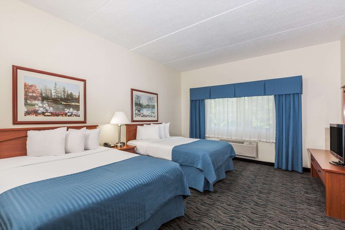 Imagen de la habitación del Hotel Baymont by Wyndham Des Moines Airport. Foto 7