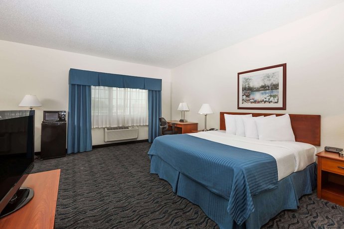 Imagen de la habitación del Hotel Baymont by Wyndham Des Moines Airport. Foto 8