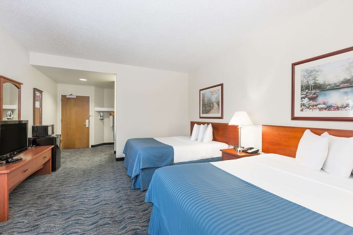 Imagen de la habitación del Hotel Baymont by Wyndham Des Moines Airport. Foto 11