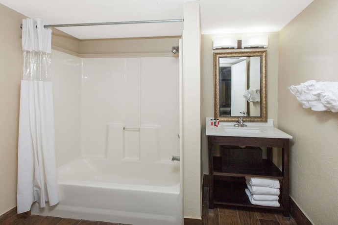 Imagen de la habitación del Hotel Baymont by Wyndham Downtown Detroit. Foto 10