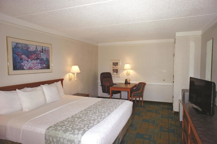 Imagen de la habitación del Hotel Baymont by Wyndham Fort Myers Central. Foto 8