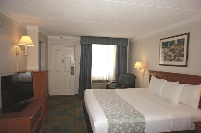 Imagen de la habitación del Hotel Baymont by Wyndham Fort Myers Central. Foto 10