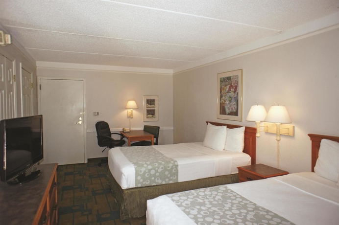 Imagen de la habitación del Hotel Baymont by Wyndham Fort Myers Central. Foto 12