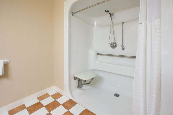 Imagen de la habitación del Hotel Baymont by Wyndham Franklin, Franklin. Foto 14