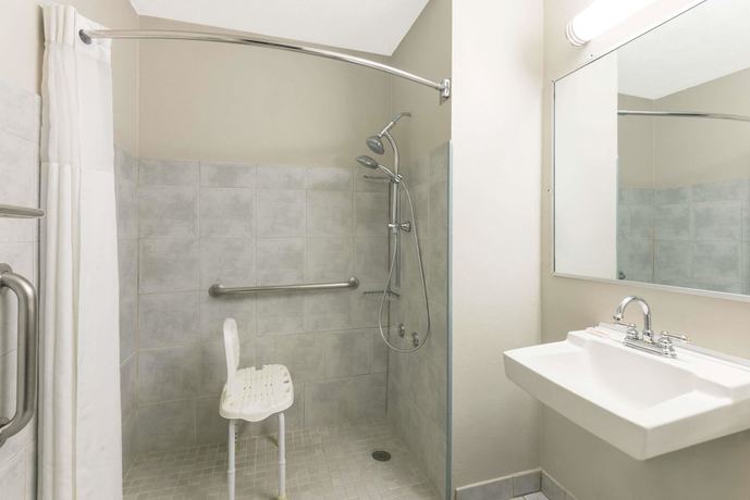 Imagen de la habitación del Hotel Baymont by Wyndham Henrietta/Rochester. Foto 5