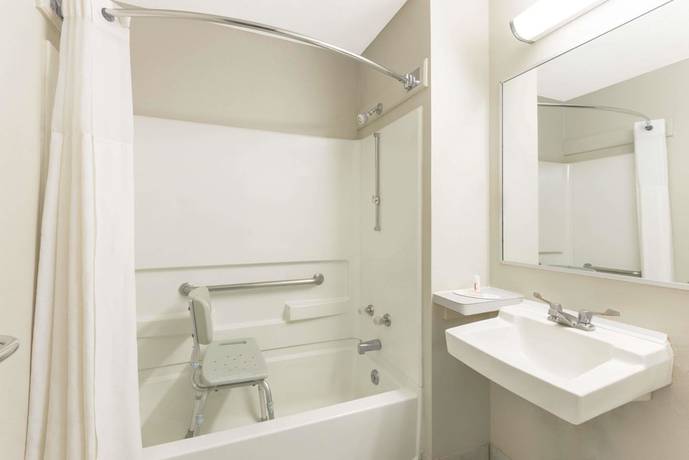 Imagen de la habitación del Hotel Baymont by Wyndham Henrietta/Rochester. Foto 10