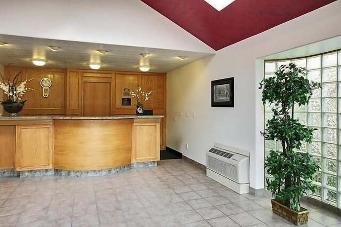 Imagen de los interiores del Hotel Baymont by Wyndham Hinton. Foto 13