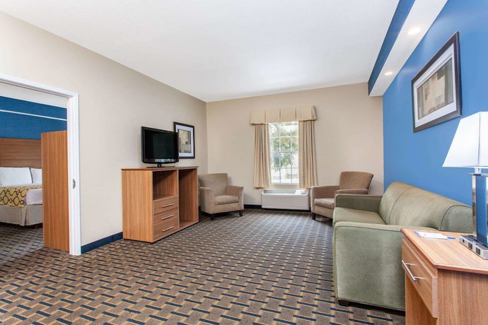 Imagen de la habitación del Hotel Baymont by Wyndham Jacksonville/Butler Blvd. Foto 5