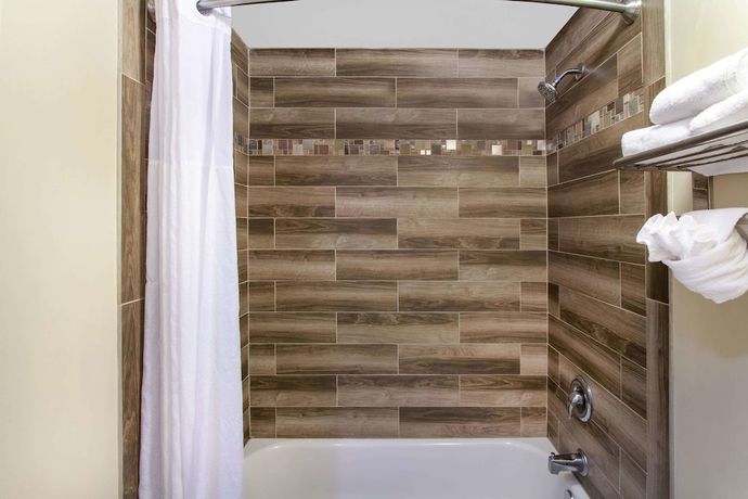 Imagen de la habitación del Hotel Baymont by Wyndham Jacksonville/Butler Blvd. Foto 11